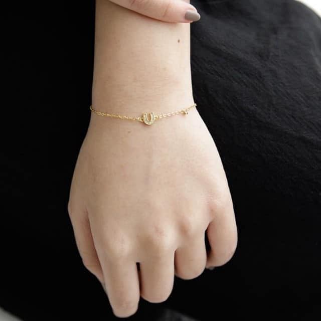 Horseshoe hot sale gold bracelet